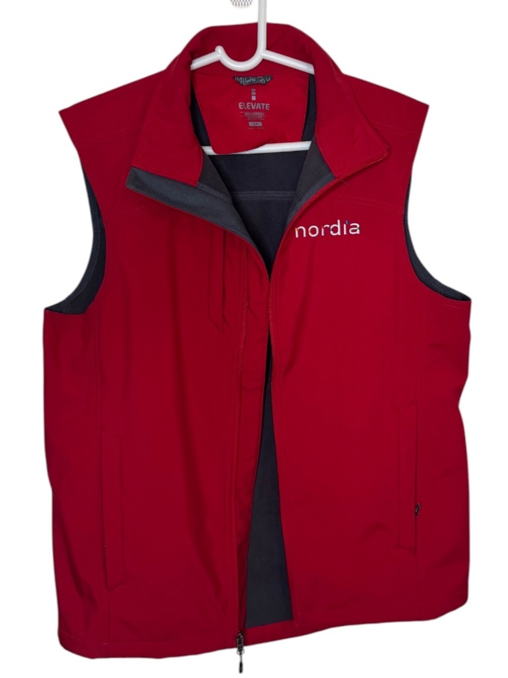 Red Soft Shell Fleece Lined Zip Vest Men's Small 22" Pit to Pit Nordia